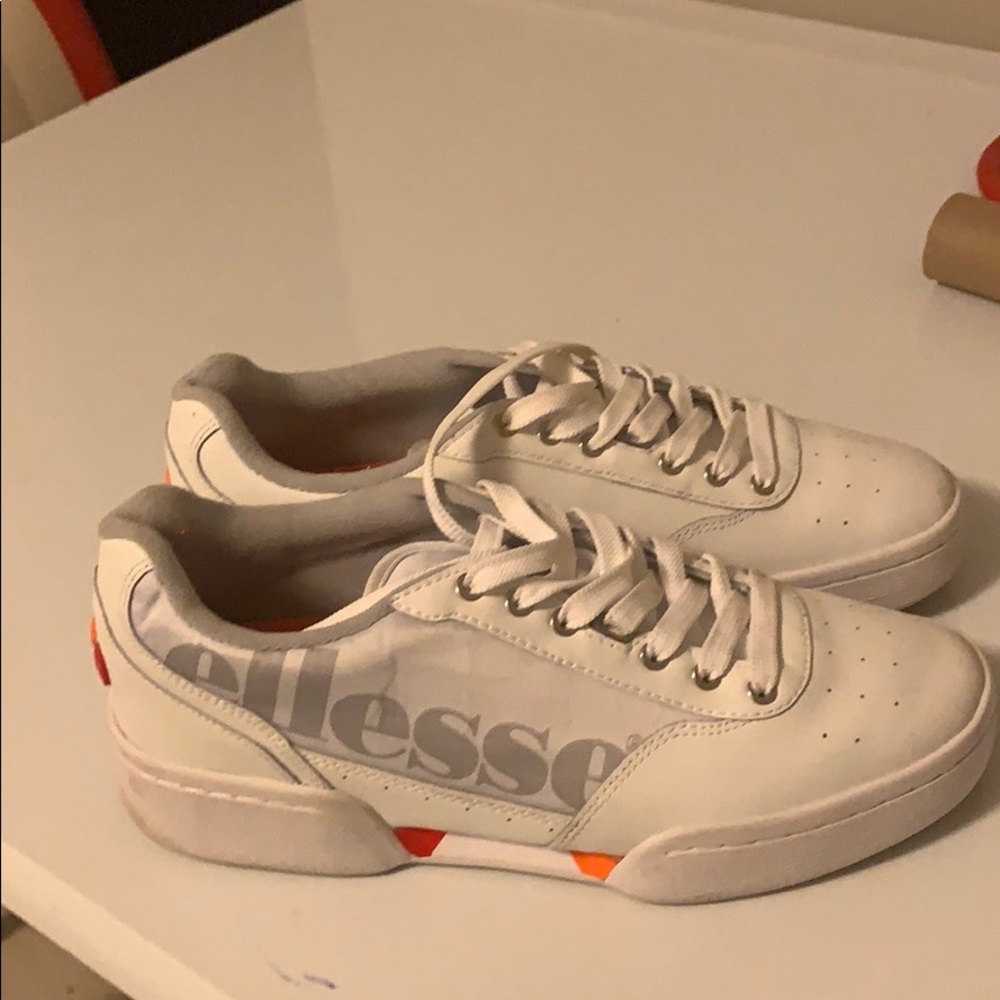 Elleese sneakers